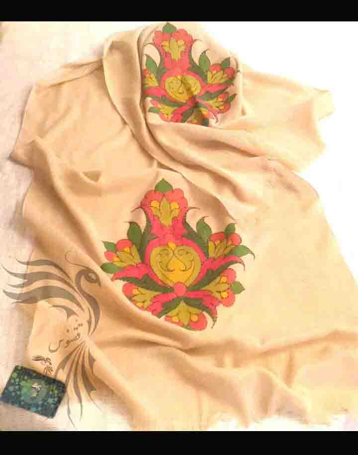 نقاشی گل شاه عباسی بر روی شال نخی (3)