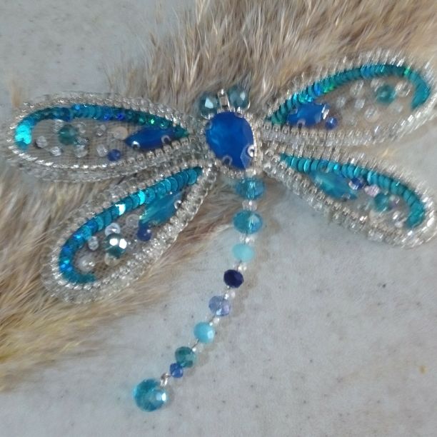 گل سینه طرح سنجاقک