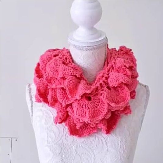 شال گردنِ بافت طرحِ گل