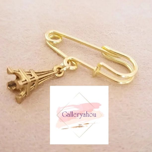 سنجاق سینه طرح برج ایفل 