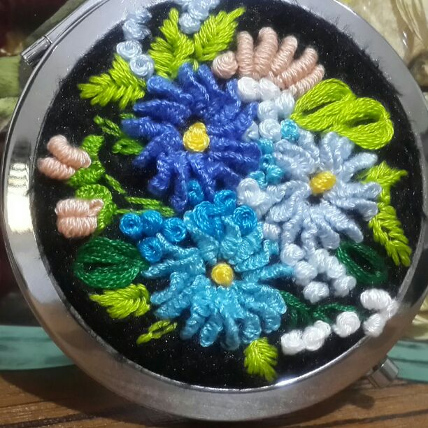 آینه گلدوزی 