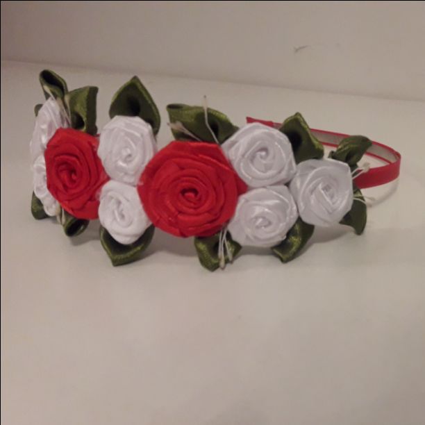 تاج گل روبانی